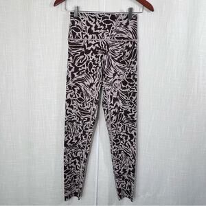 Aerie Offline Goals High-Rise 7/8 Brown & Tan Abstract Animal Leggings Size M